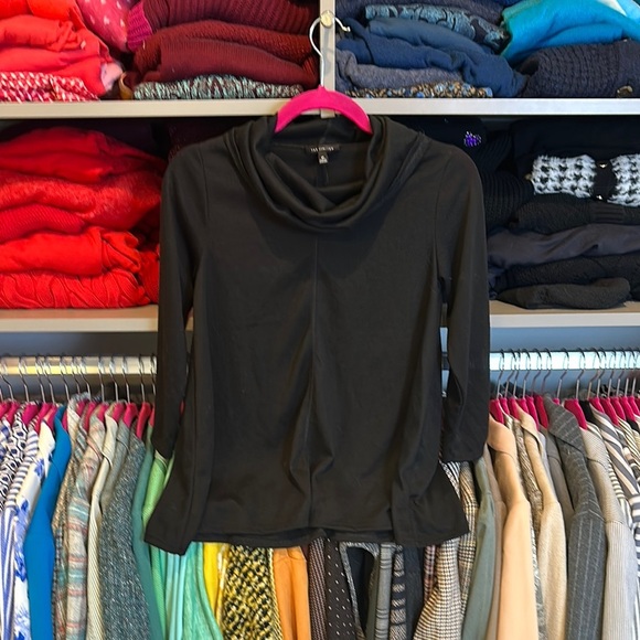 The Limited black 3/4 sleeve turtleneck top size XS NWT - Picture 1 of 3